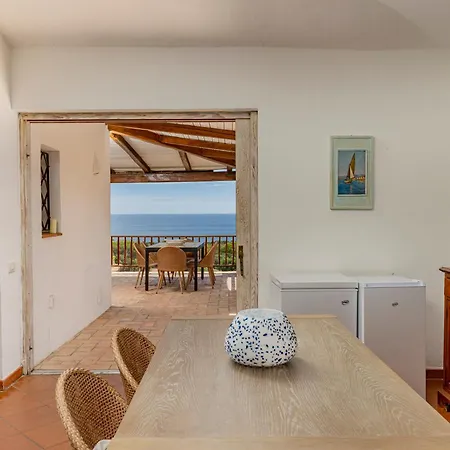 Luxury A Pantogia Con Piscina A Sfioro