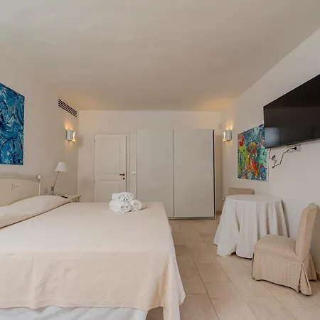 Luxury A Pantogia Con Piscina A Sfioro Βίλα Πόρτο Τσέρβο