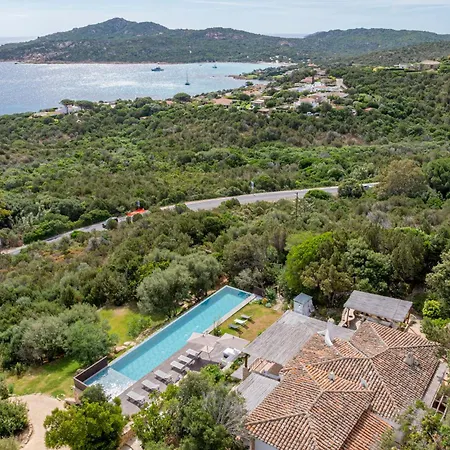 Luxury A Pantogia Con Piscina A Sfioro