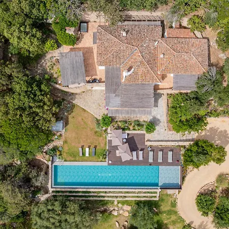 Luxury A Pantogia Con Piscina A Sfioro Villa