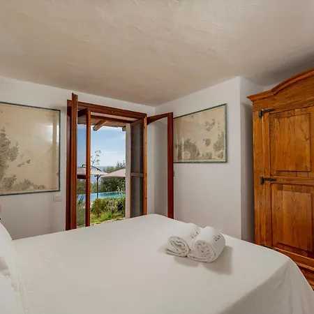 Luxury A Pantogia Con Piscina A Sfioro Βίλα