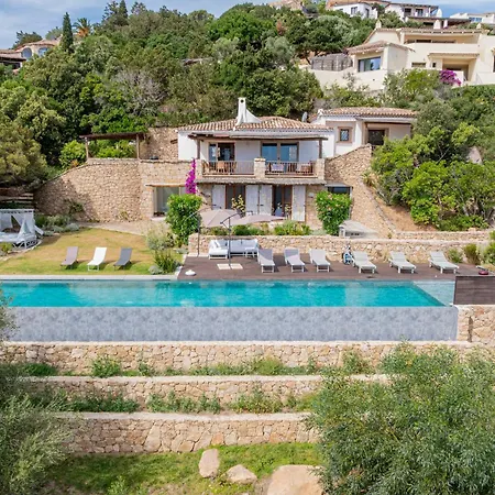 Luxury A Pantogia Con Piscina A Sfioro