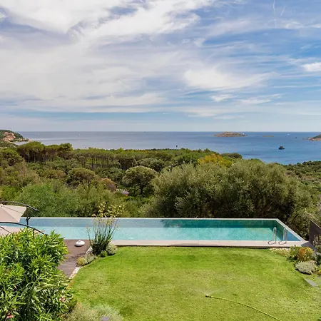 Luxury A Pantogia Con Piscina A Sfioro Βίλα