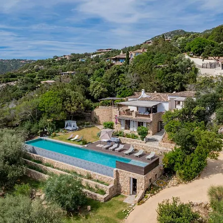 Luxury A Pantogia Con Piscina A Sfioro